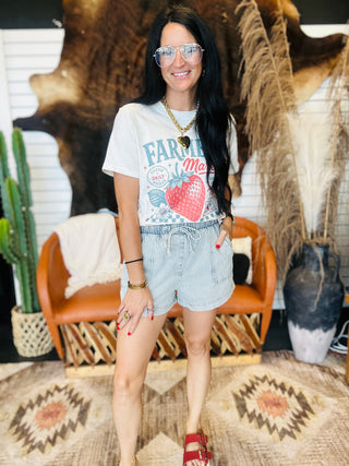 Strawberry Farmers Market Graphic Tee-Graphic Tees-MOTIS-Motis & Co Boutique, Women's Fashion Boutique in Carthage, Missouri