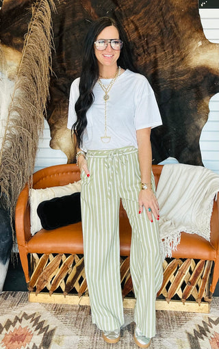 Keep It Simple Pocket Tee White-Short Sleeves-Very J-Motis & Co Boutique, Women's Fashion Boutique in Carthage, Missouri