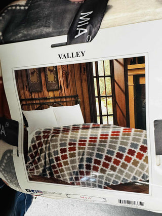 King Thick & Soft Western Fleece Blanket-Blankets-Western Linen-Motis & Co Boutique, Women's Fashion Boutique in Carthage, Missouri