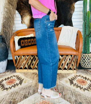 Bentley Distress Barrel Jean