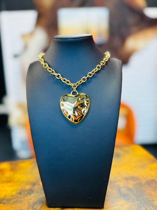 Lola Gold Heart Necklace-Necklaces-ChanSutt-Motis & Co Boutique, Women's Fashion Boutique in Carthage, Missouri