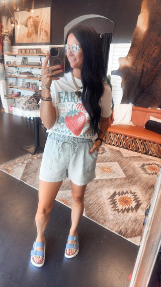 Strawberry Farmers Market Graphic Tee-Graphic Tees-MOTIS-Motis & Co Boutique, Women's Fashion Boutique in Carthage, Missouri