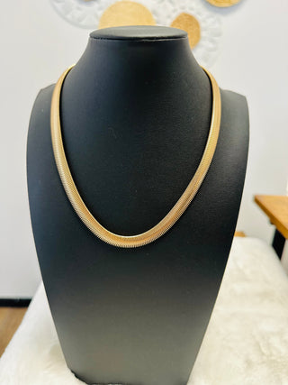 Fashionista Gold Tone Serpentine Necklace-Necklaces-Carol Su-Motis & Co Boutique, Women's Fashion Boutique in Carthage, Missouri