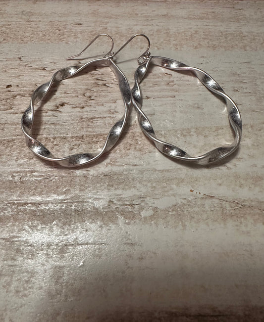 Silver Twisted Oval Earring