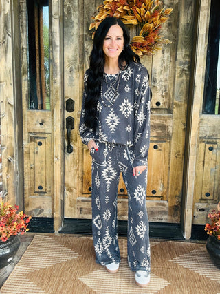 Frontier Trail Aztec Print Pullover