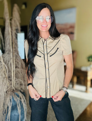 Pattie Arrow Pearl Snap Blouse