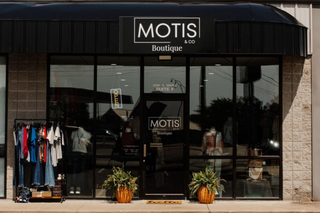 Shop at Motis and Co Boutique in Carthage, MO | Women's Fashion Sizes XS-4XL
